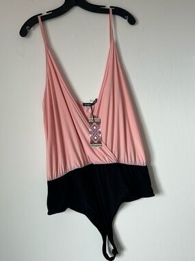 Boohoo Blush Pink V-Neck Bodysuit